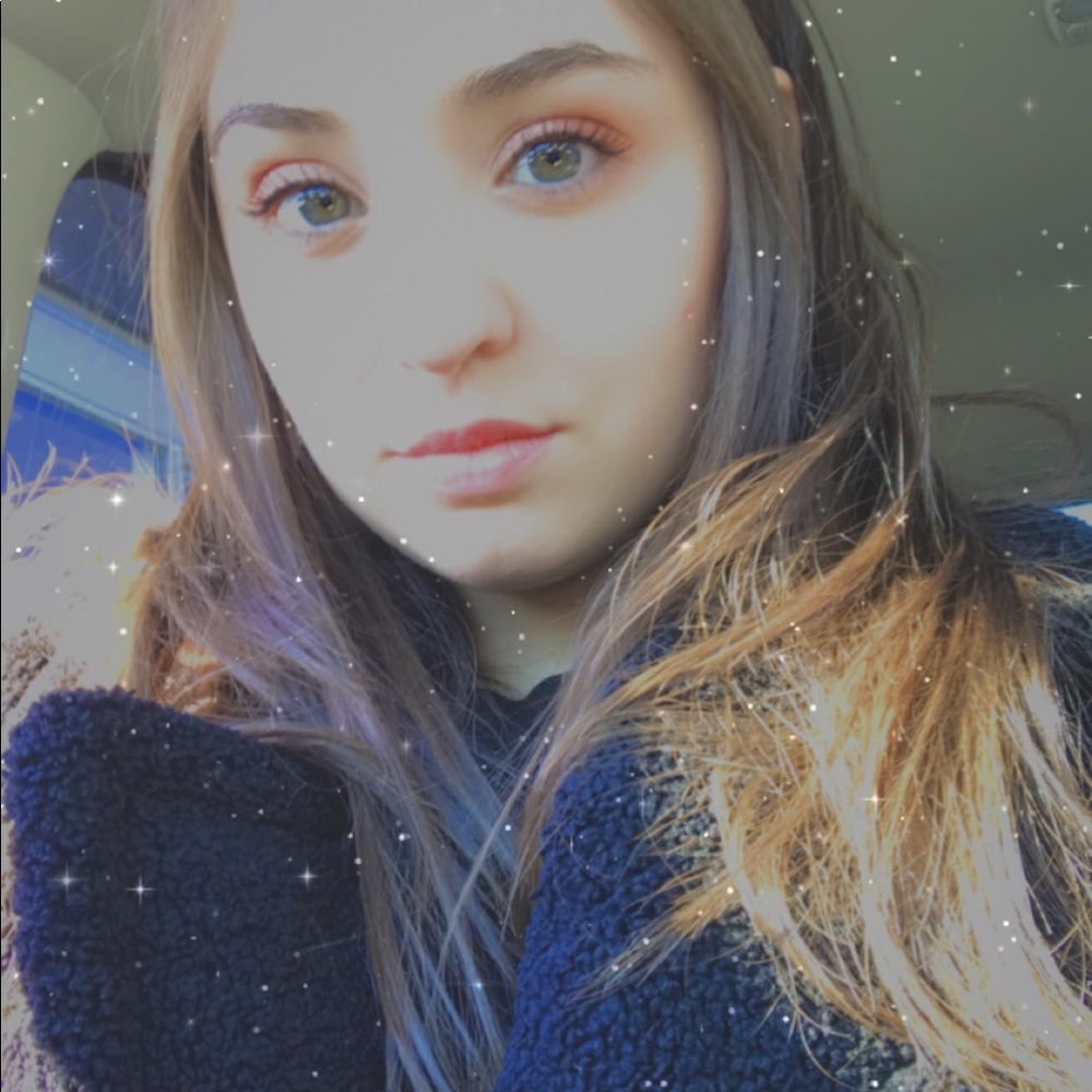 Meet your Posher, Elizabeth